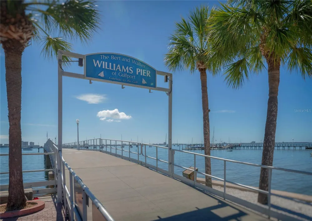 3108 DUPONT STREET S Gulfport, FL 33707
