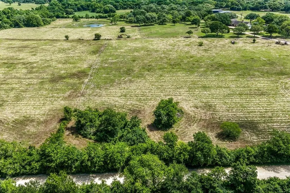 3 Asa Hoxie Road E Brenham, TX 77833