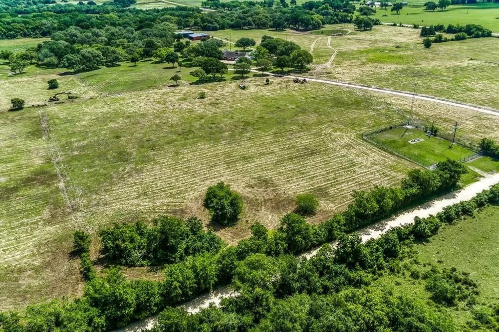 3 Asa Hoxie Road E Brenham, TX 77833