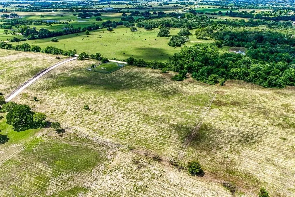 3 Asa Hoxie Road E Brenham, TX 77833
