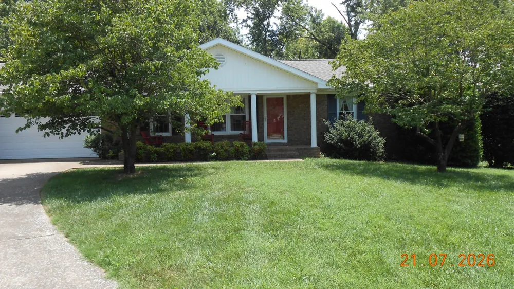 302 Springmont Dr Hopkinsville, KY 42240