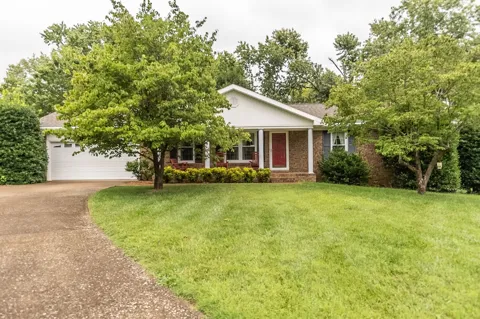 302 Springmont Dr