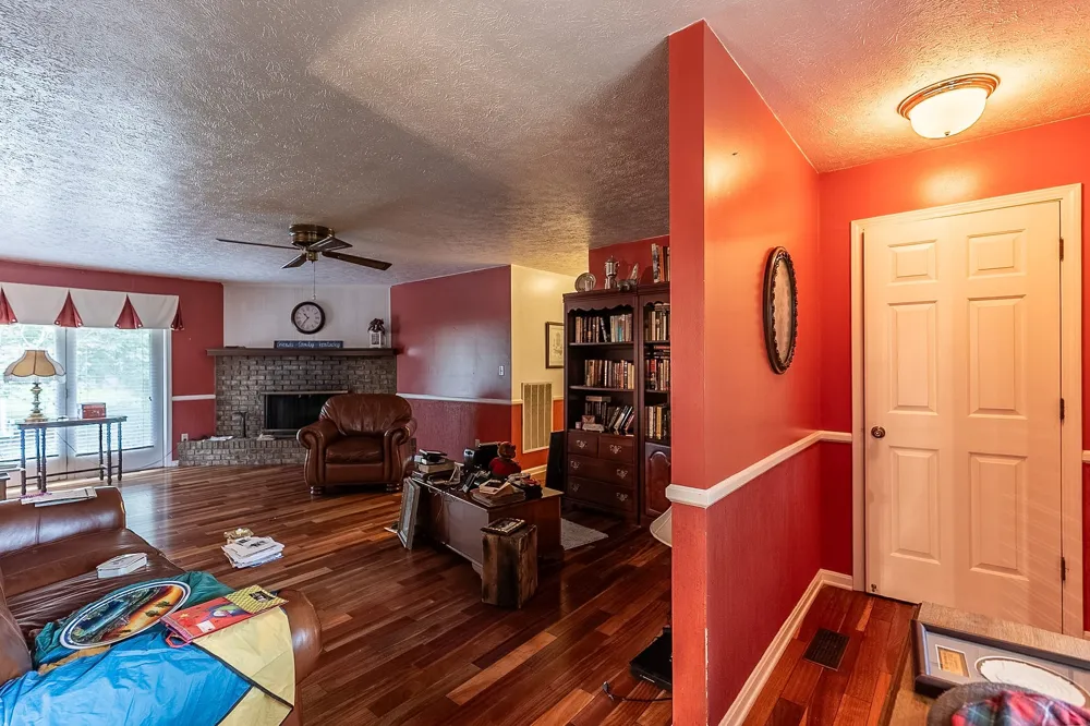 302 Springmont Dr Hopkinsville, KY 42240