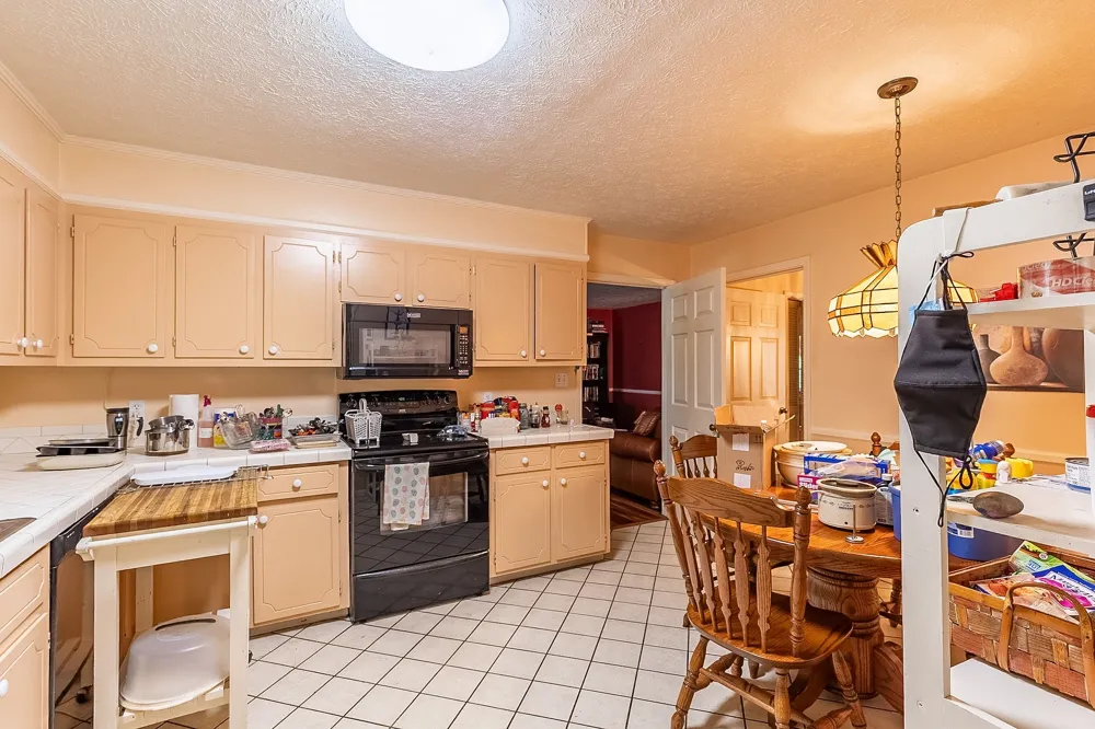 302 Springmont Dr Hopkinsville, KY 42240