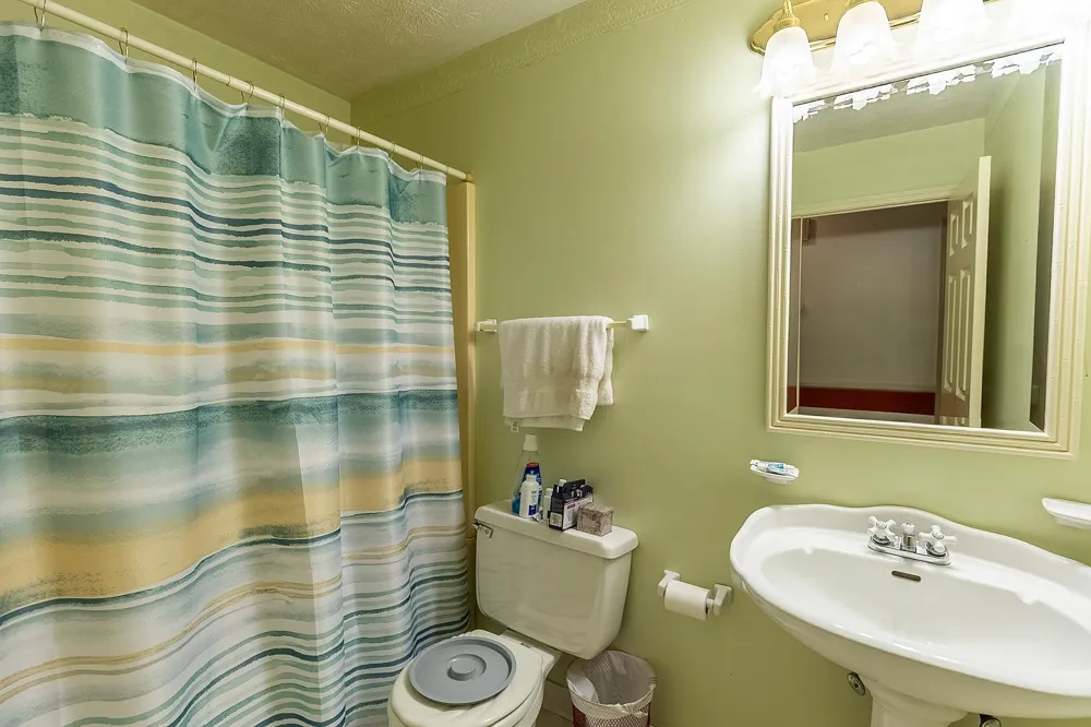 302 Springmont Dr Hopkinsville, KY 42240