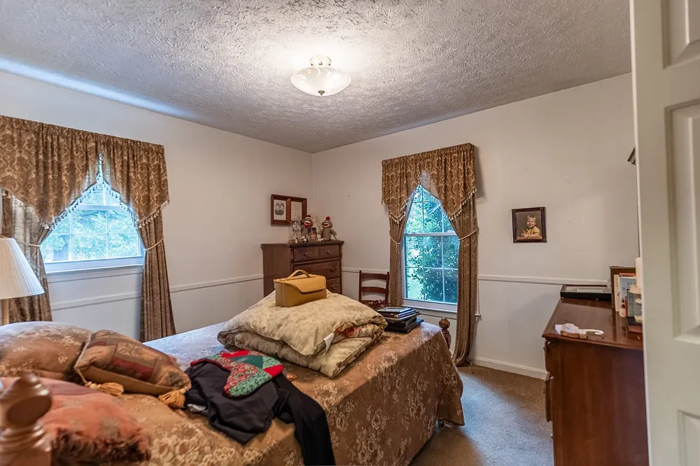 302 Springmont Dr Hopkinsville, KY 42240