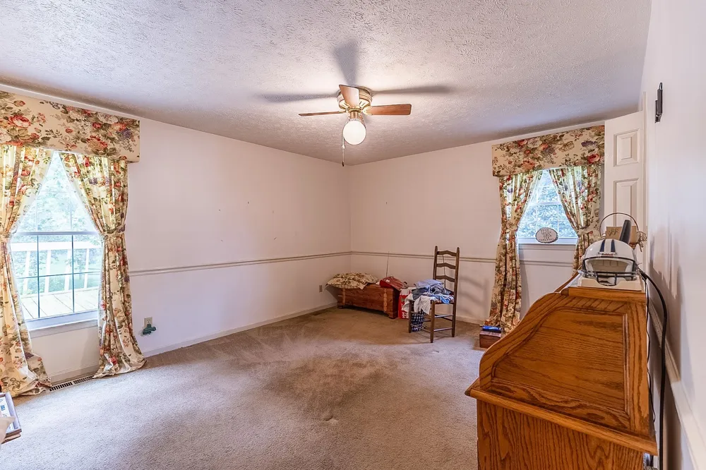 302 Springmont Dr Hopkinsville, KY 42240