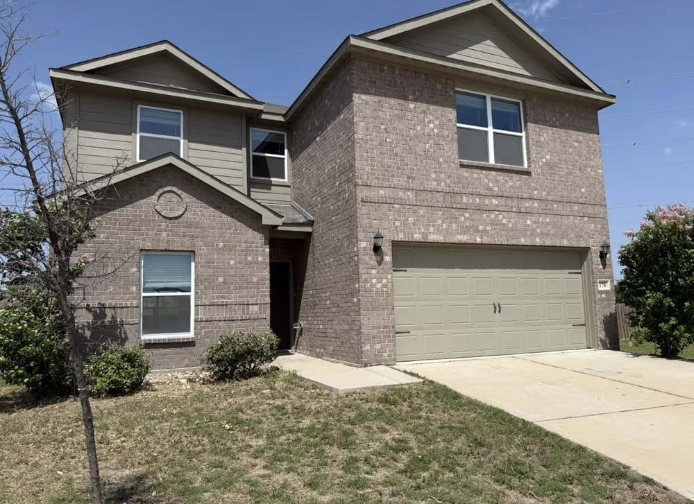 176 Banjo Trail Newark, TX 76071
