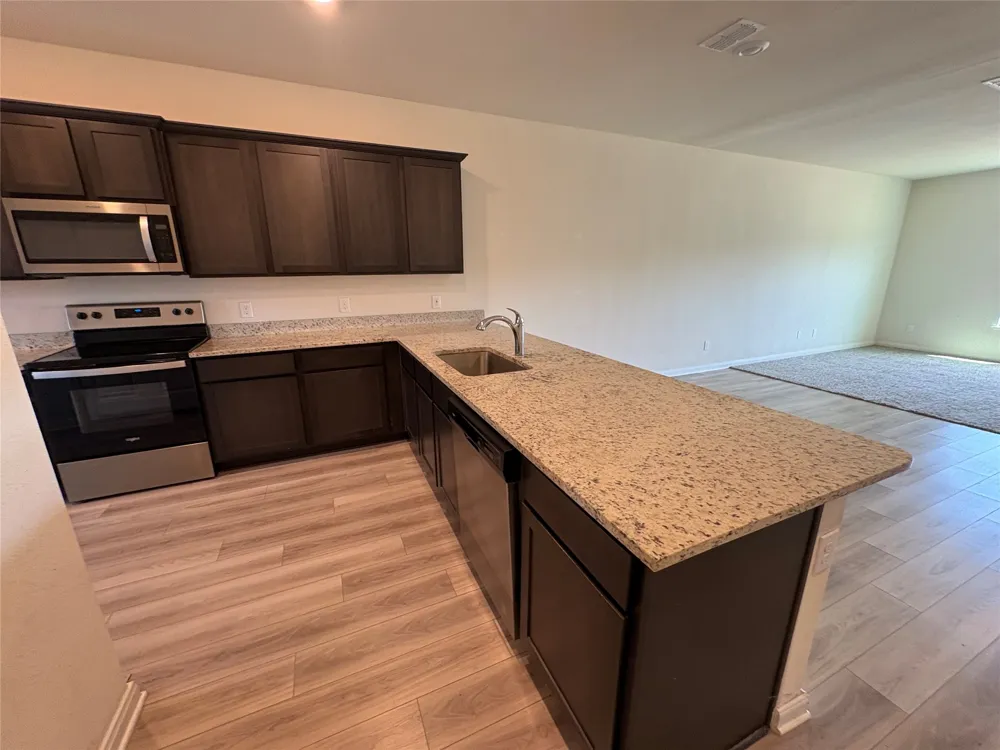 176 Banjo Trail Newark, TX 76071