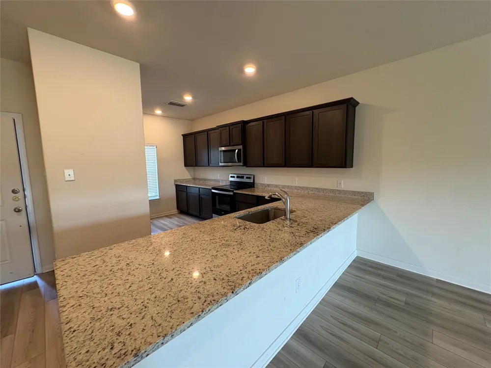 176 Banjo Trail Newark, TX 76071