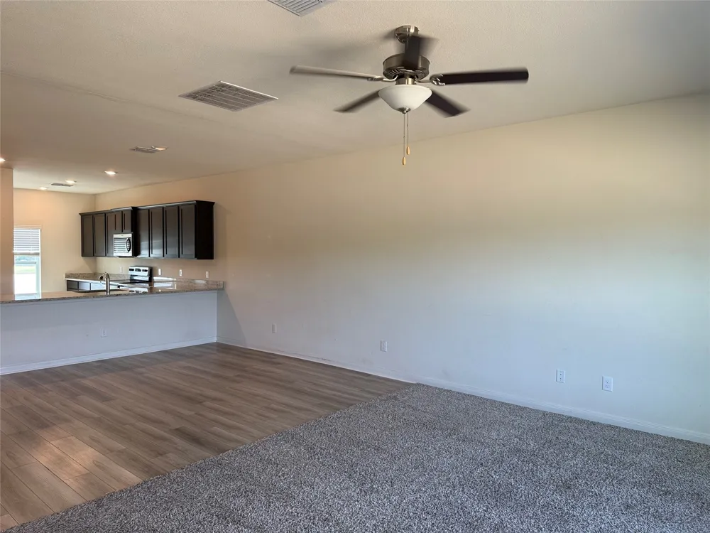 176 Banjo Trail Newark, TX 76071