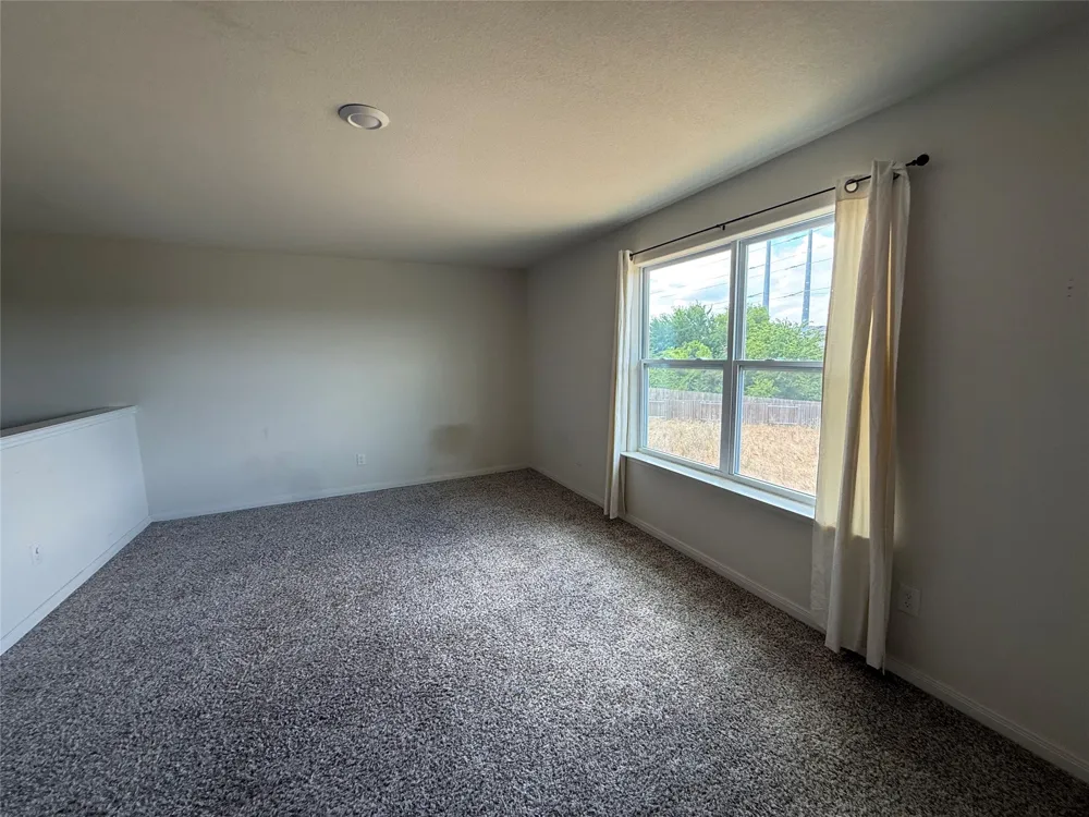 176 Banjo Trail Newark, TX 76071
