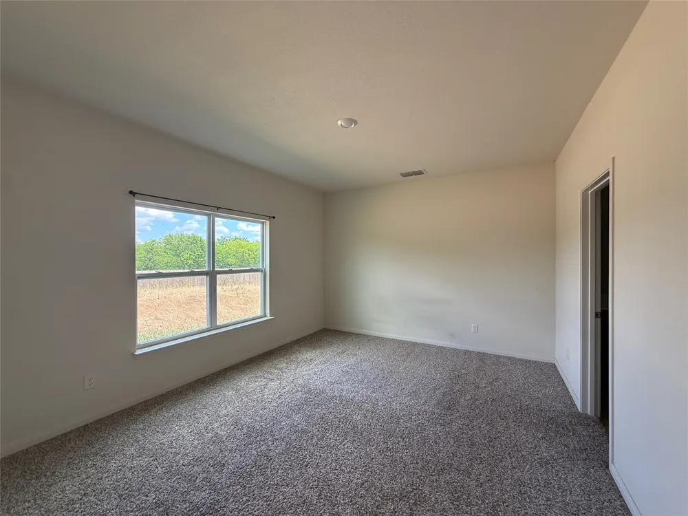 176 Banjo Trail Newark, TX 76071