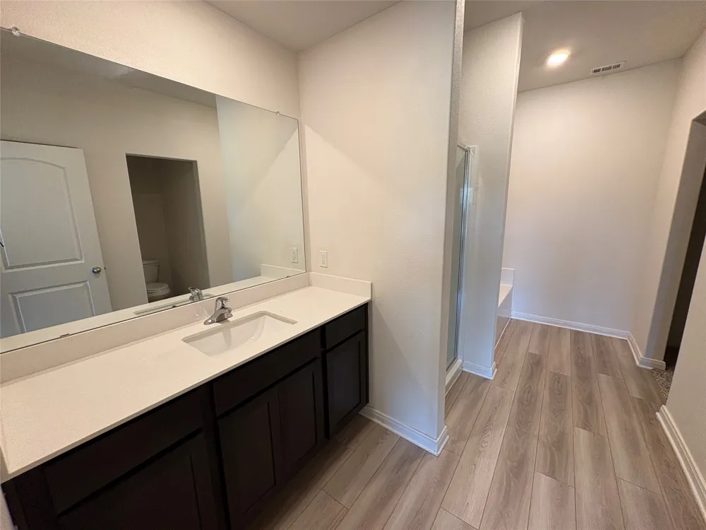176 Banjo Trail Newark, TX 76071