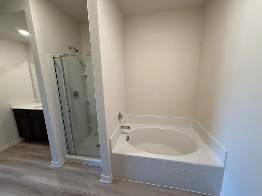 176 Banjo Trail Newark, TX 76071