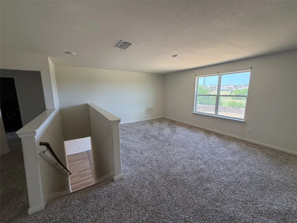 176 Banjo Trail Newark, TX 76071