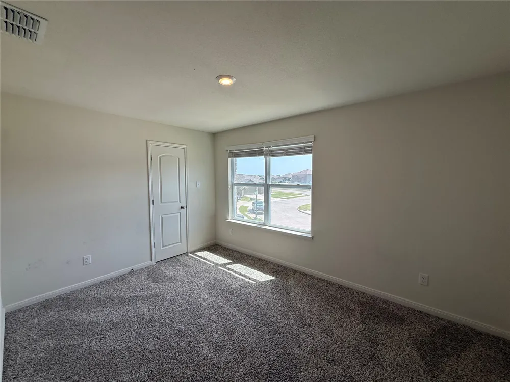 176 Banjo Trail Newark, TX 76071