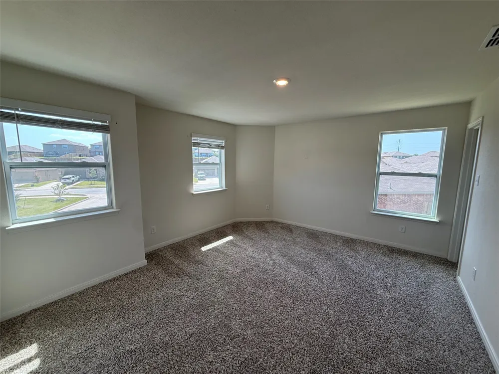 176 Banjo Trail Newark, TX 76071
