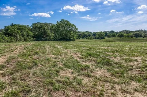 2 Asa Hoxie Road E