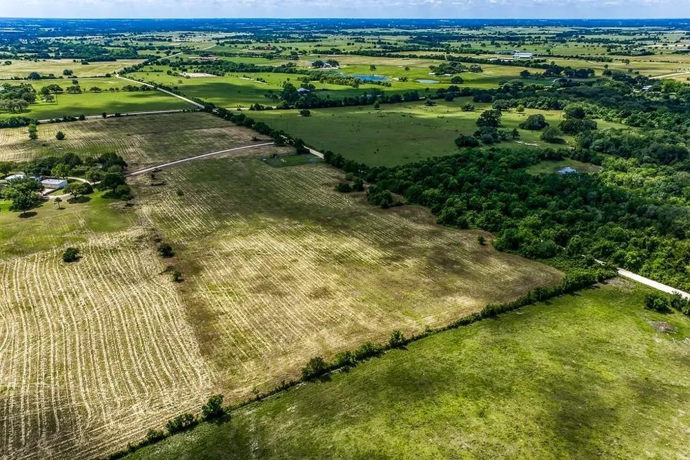 2 Asa Hoxie Road E Brenham, TX 77833