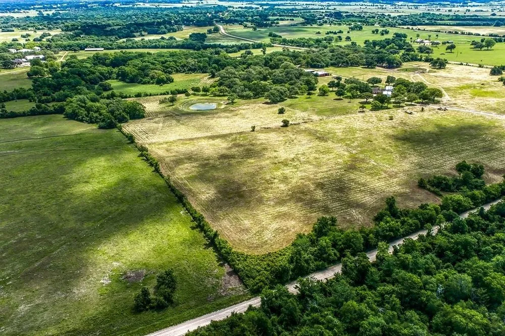 2 Asa Hoxie Road E Brenham, TX 77833