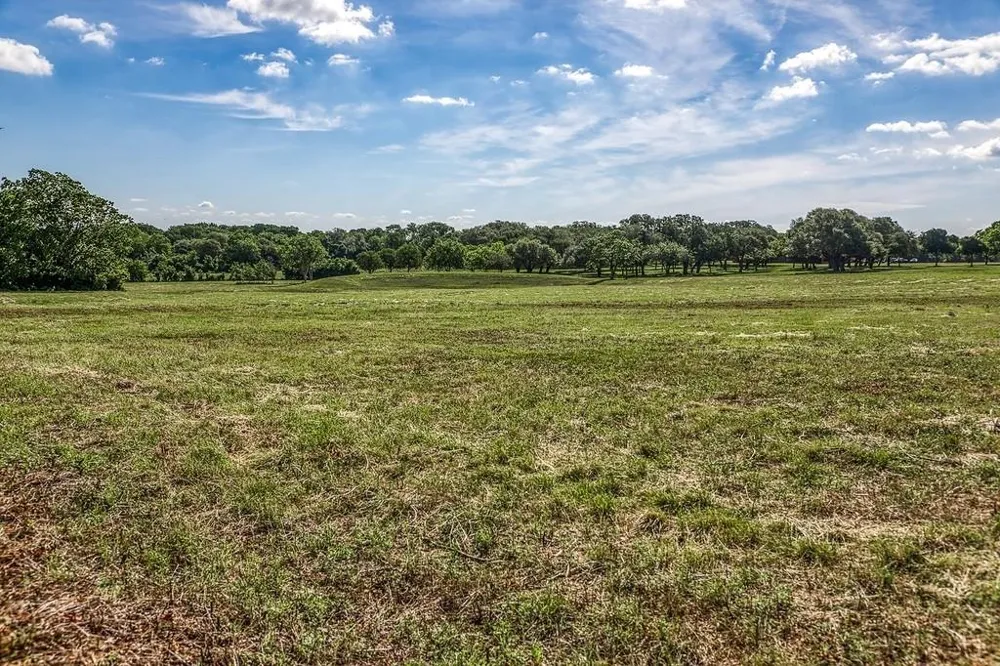2 Asa Hoxie Road E Brenham, TX 77833