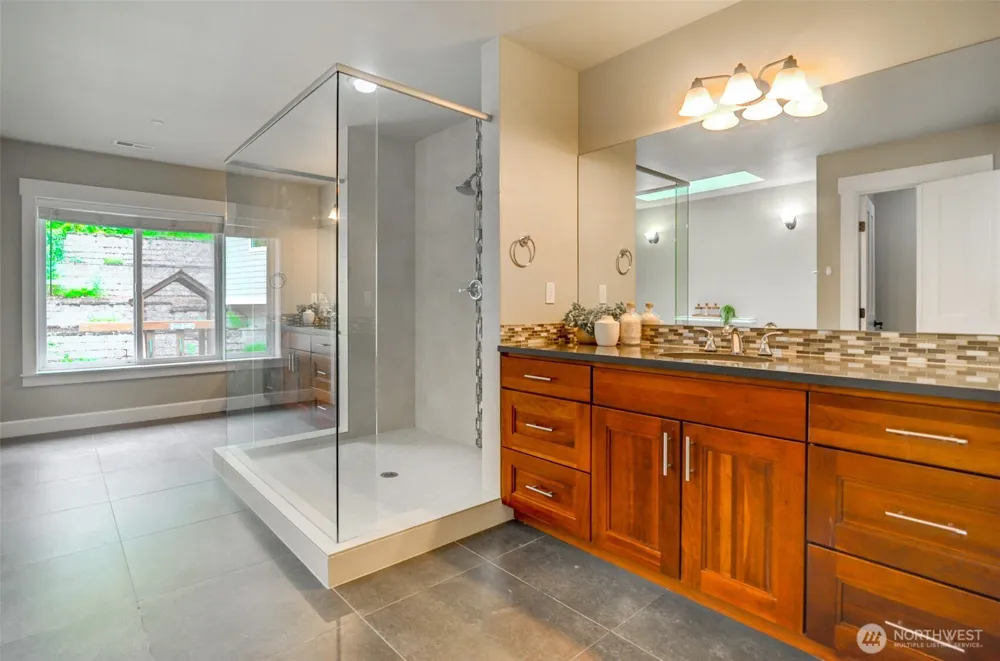 4307 166th Lane SE Bellevue, WA 98006