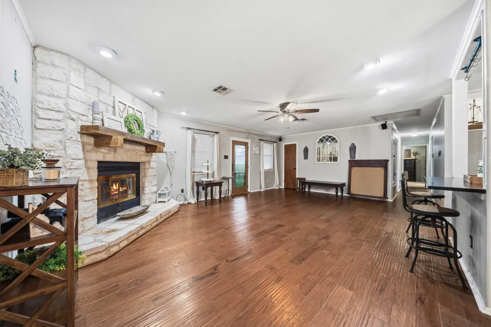 902 Mockingbird Lane Moody, TX 76557