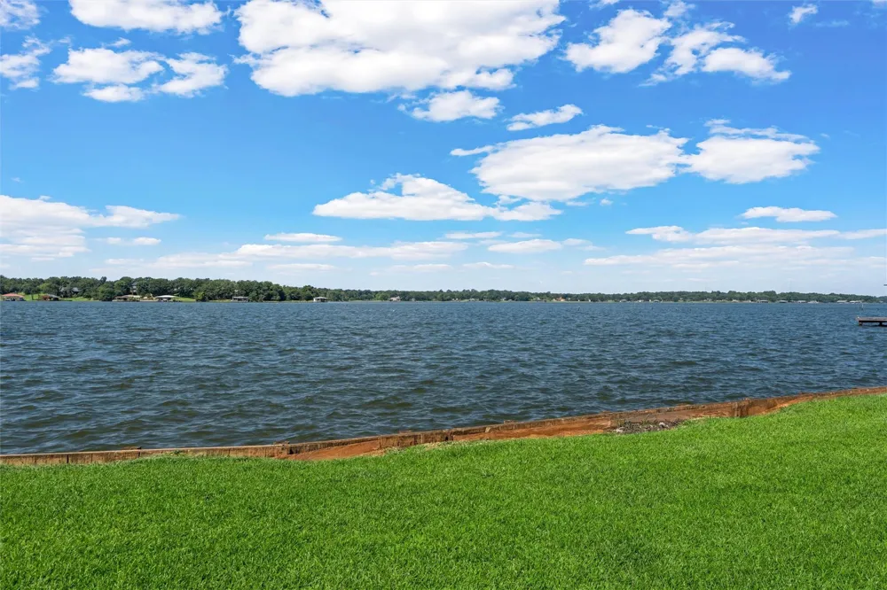 20253 Lakeshore Drive Thornton, TX 76687