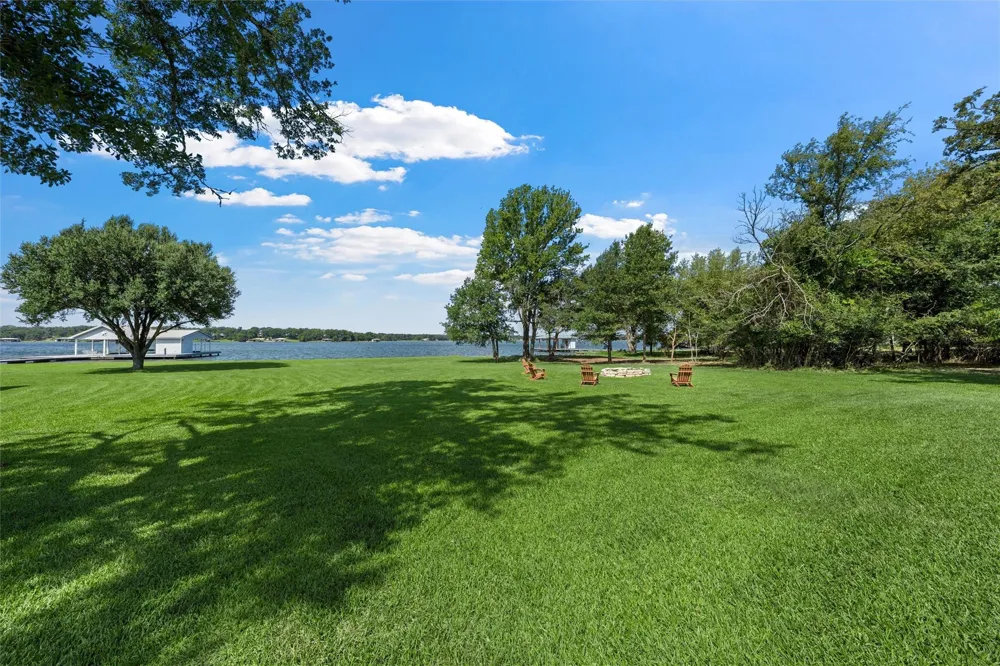 20253 Lakeshore Drive Thornton, TX 76687