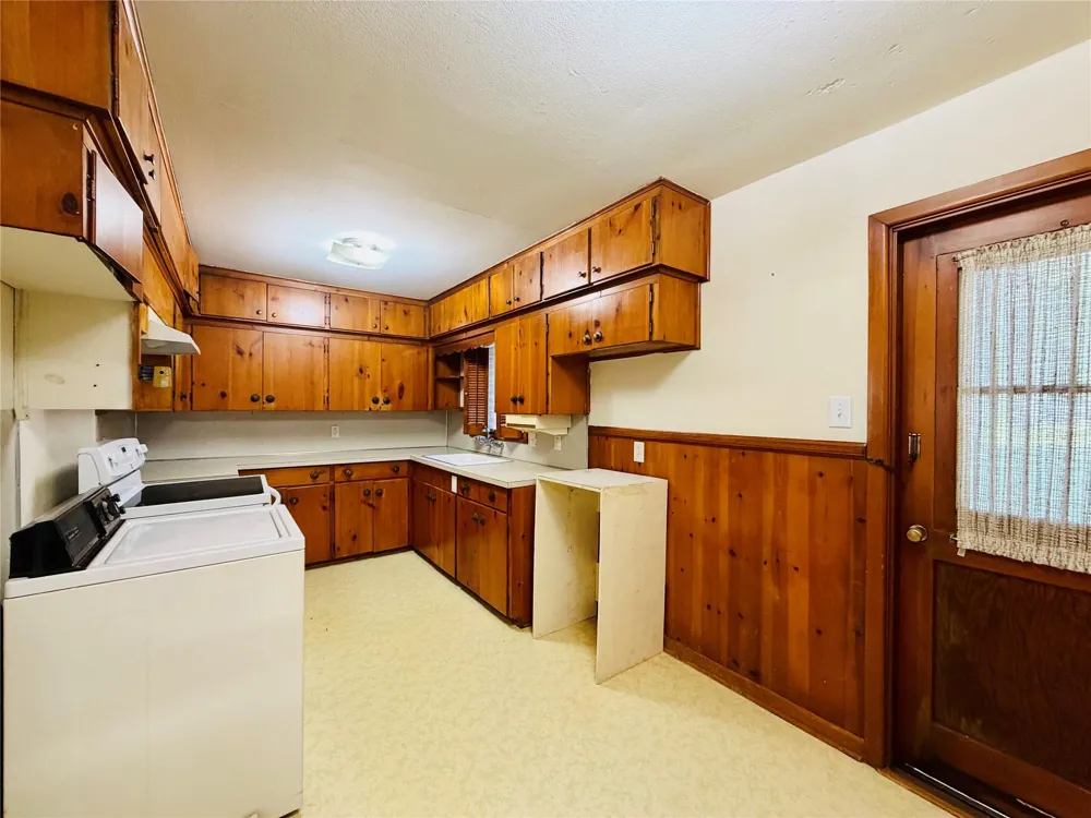 2721 Beaumont Avenue Liberty, TX 77575