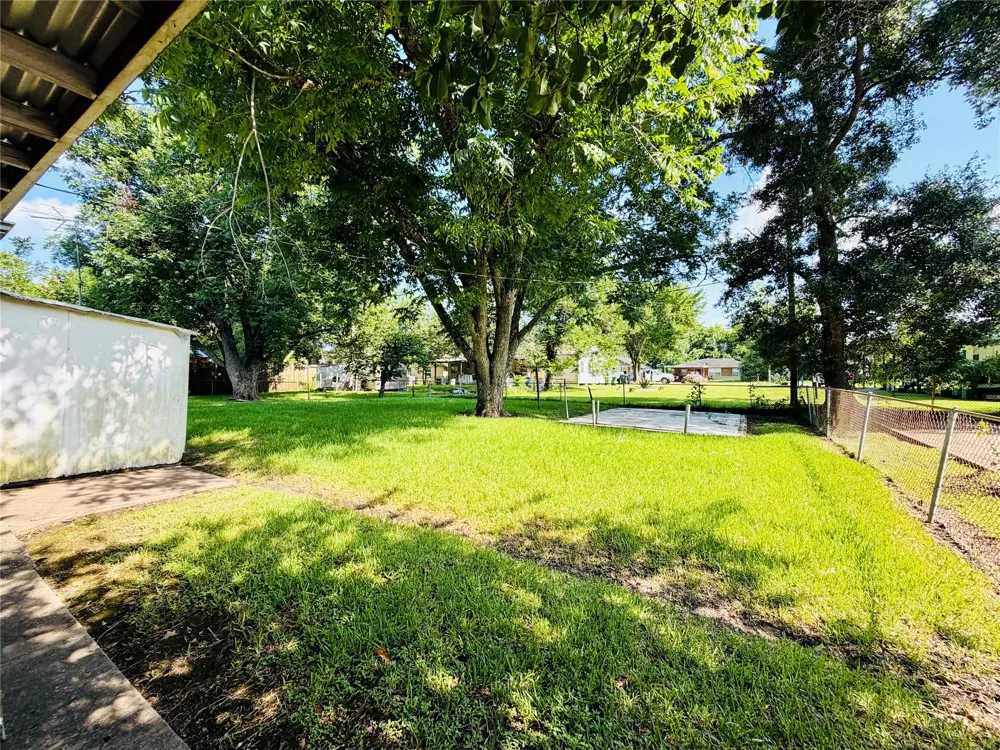 2721 Beaumont Avenue Liberty, TX 77575