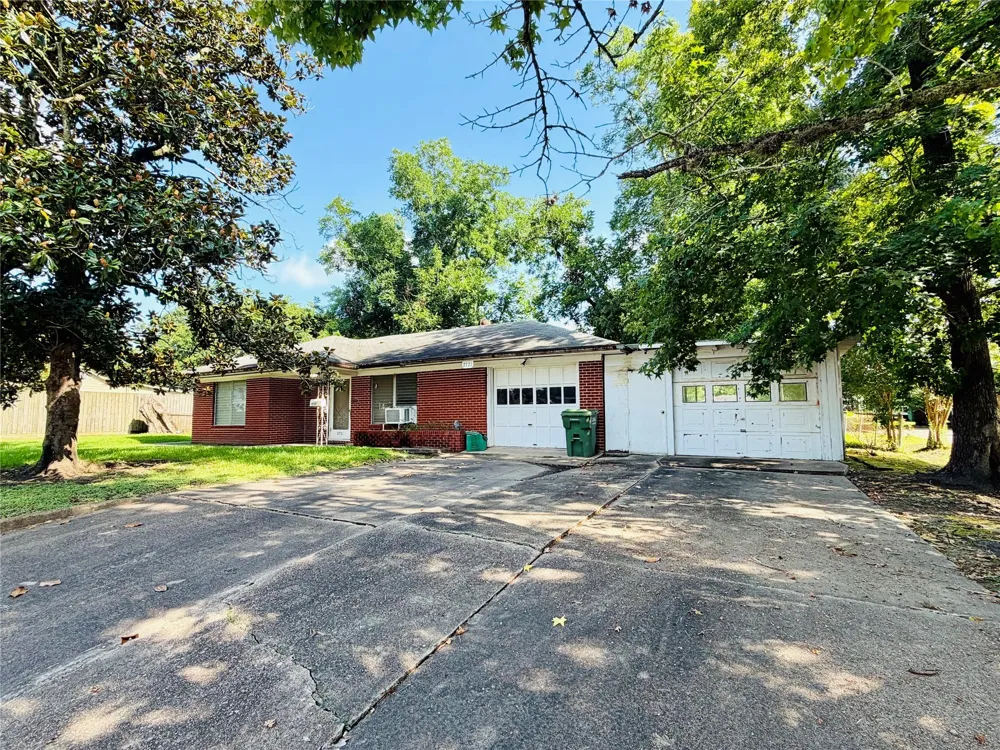 2721 Beaumont Avenue Liberty, TX 77575
