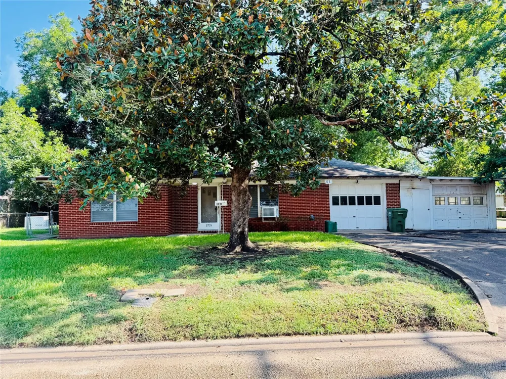 2721 Beaumont Avenue Liberty, TX 77575