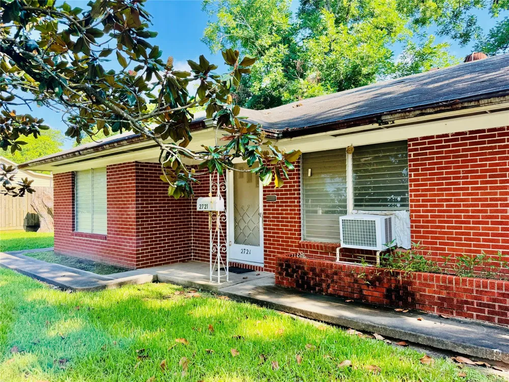 2721 Beaumont Avenue Liberty, TX 77575