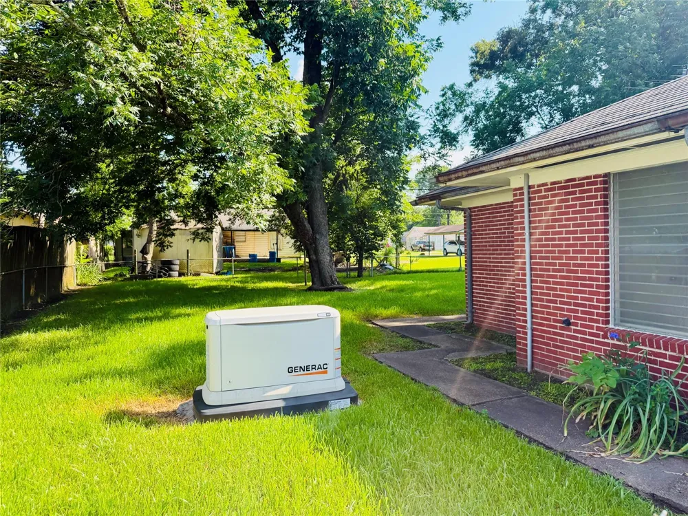 2721 Beaumont Avenue Liberty, TX 77575
