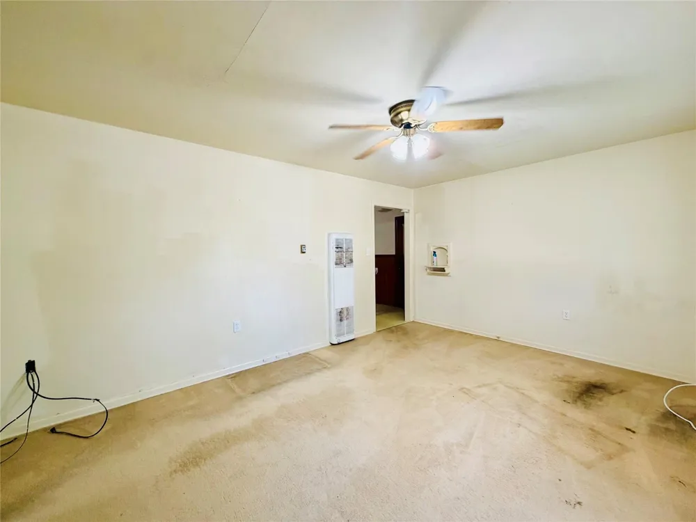 2721 Beaumont Avenue Liberty, TX 77575