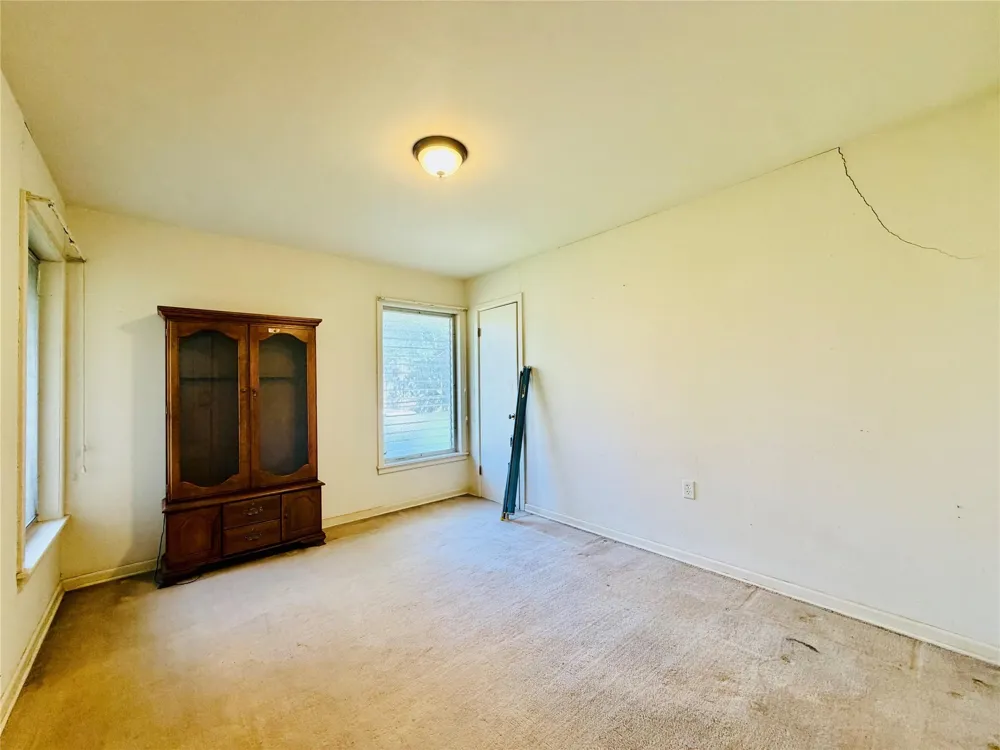 2721 Beaumont Avenue Liberty, TX 77575