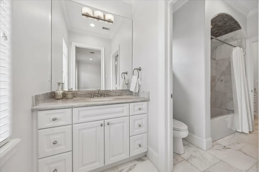 4022 Coleridge Street West University Place, TX 77005