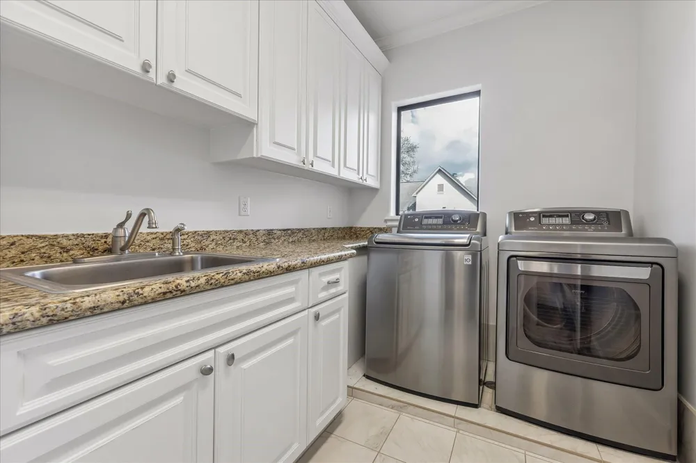 4022 Coleridge Street West University Place, TX 77005