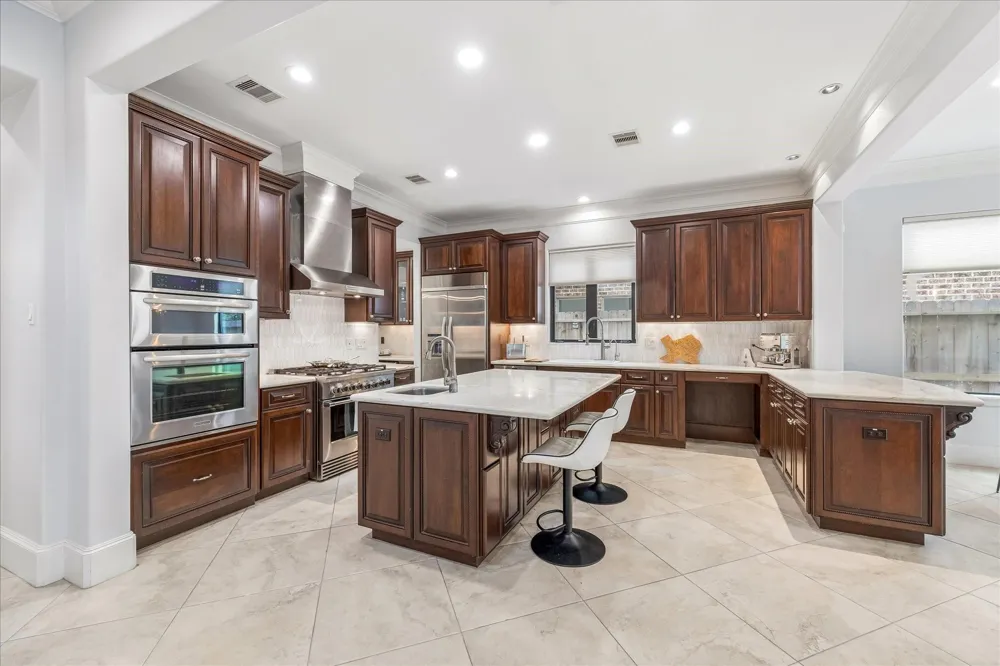 4022 Coleridge Street West University Place, TX 77005