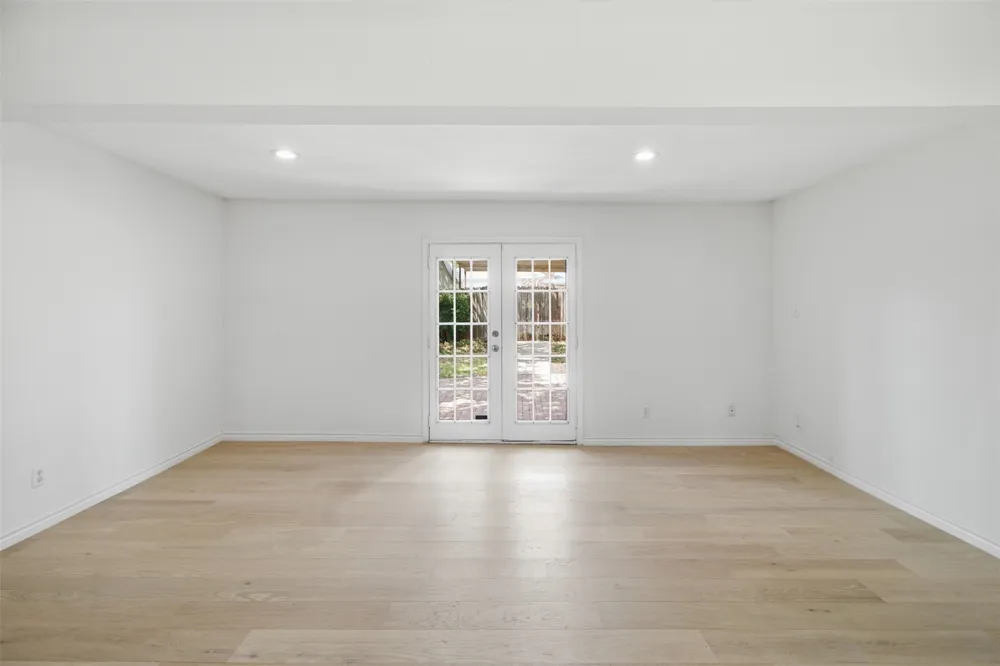 3651 Courtdale Drive Farmers Branch, TX 75234