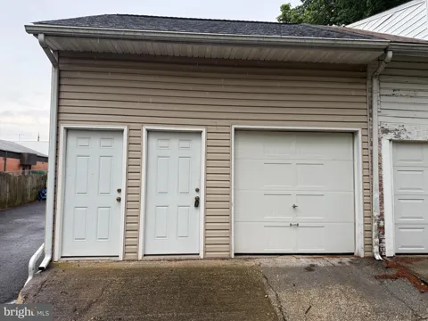 392 W BROAD STREET