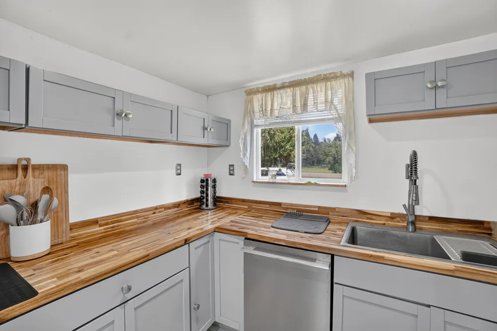 6140 Pinckney Road Pinckney, MI 48169