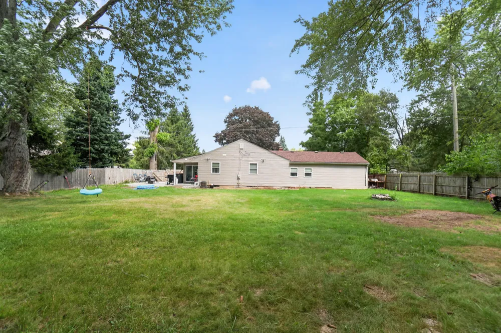 6140 Pinckney Road Pinckney, MI 48169
