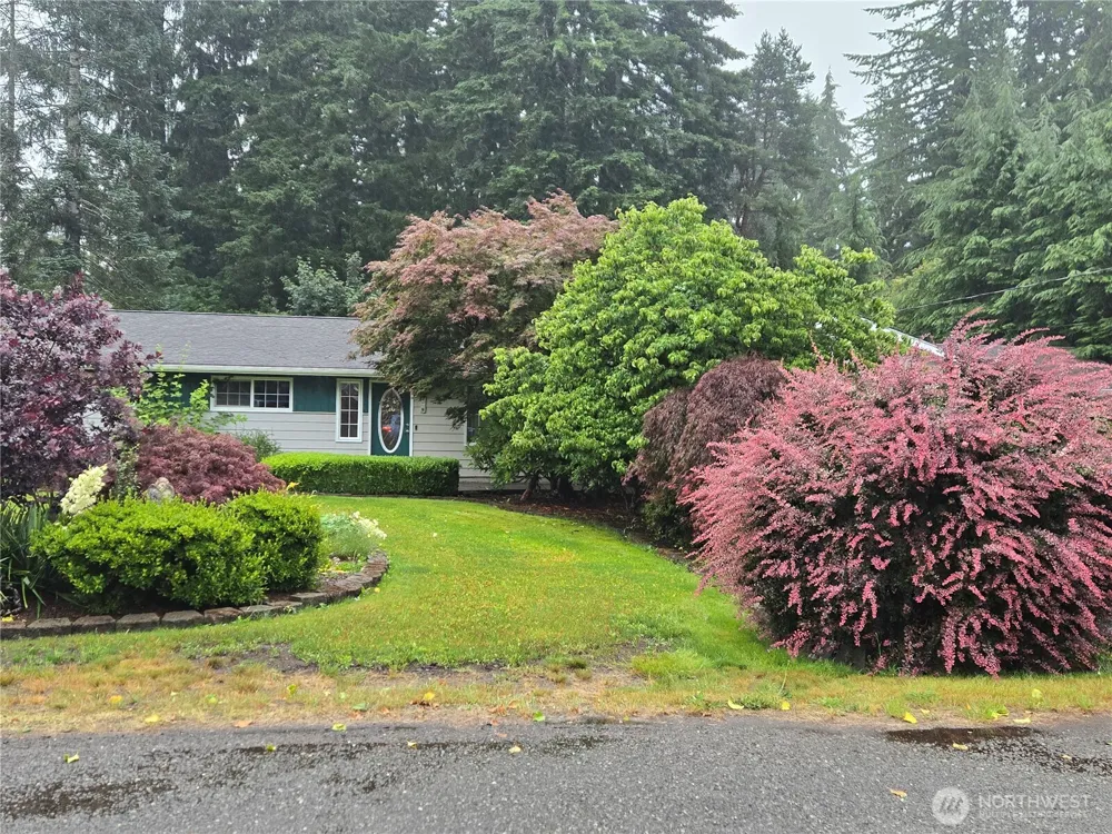 371 Evergreen Loop Forks, WA 98331
