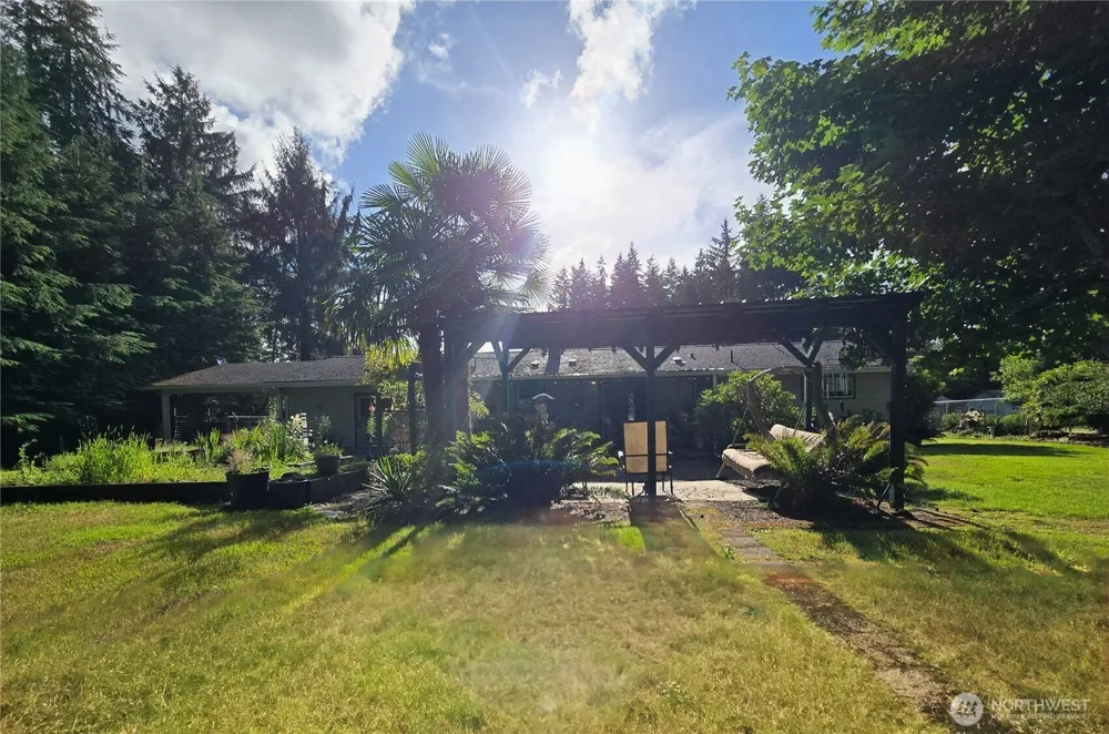 371 Evergreen Loop Forks, WA 98331