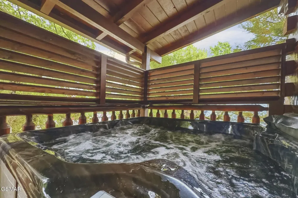 2906 Quiet Oak Way Pigeon Forge, TN 37863