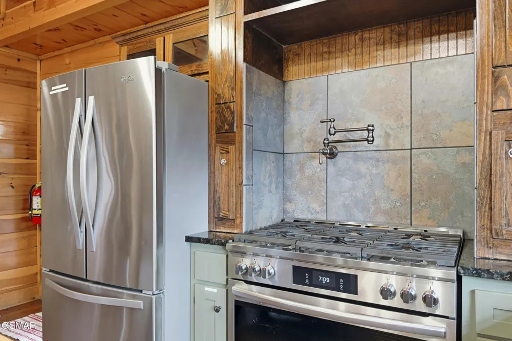 2906 Quiet Oak Way Pigeon Forge, TN 37863
