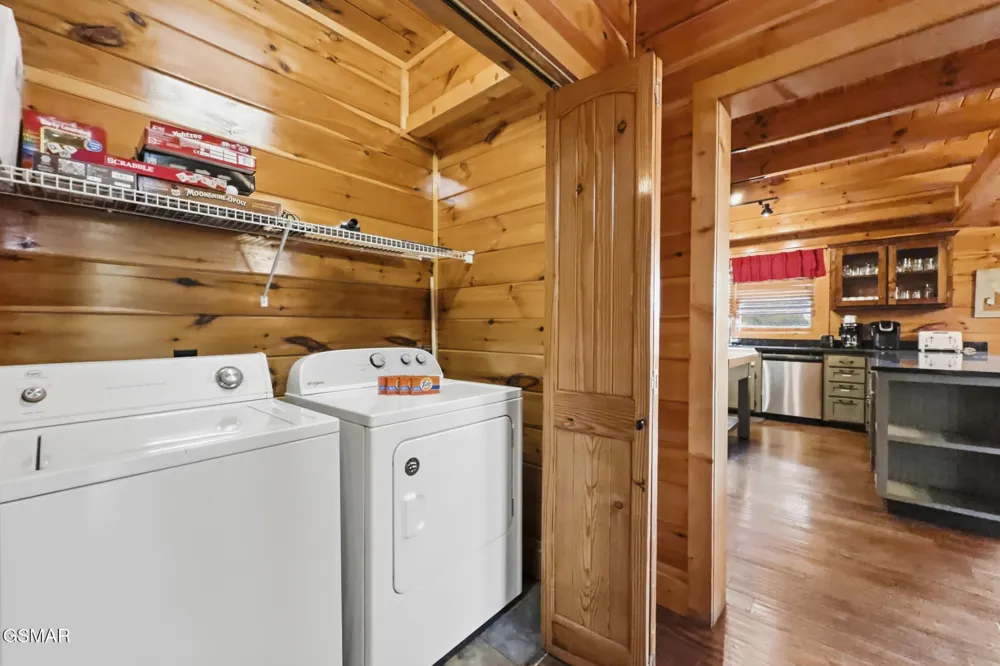 2906 Quiet Oak Way Pigeon Forge, TN 37863